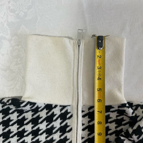 Talbots Women's size Medium Black White Houndstooth Quarter Zip Sweater - Picture 9 of 12